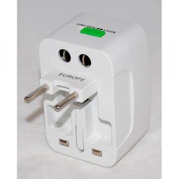 Adaptor de priza international cu protectie la suprasarcina