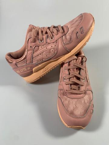 Adidasi Asics Gel Lite III marimea 38 dama