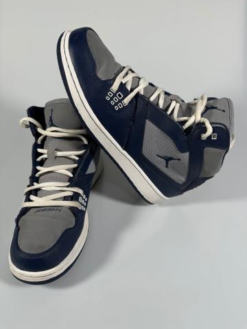 Adidasi / Sneakers Jordan marimea 40 barbat