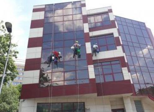 Alpinisti utilitari, termoizolatii, toaletare copaci