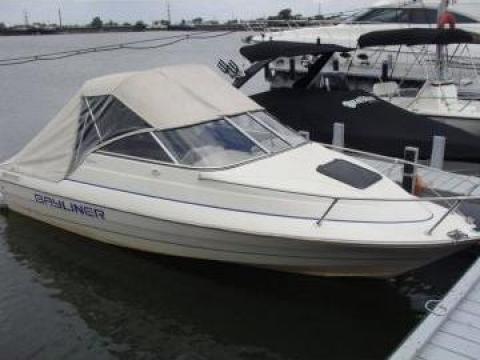 Ambarcatiune Bayliner Capri 1952