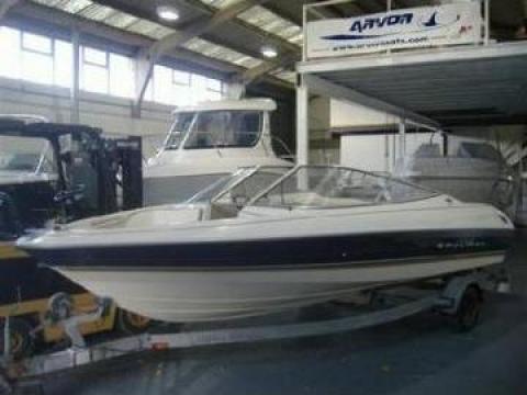 Ambarcatiune Bayliner