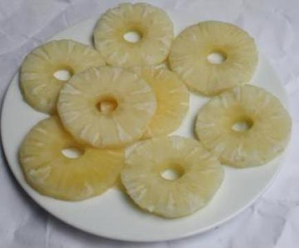 Ananas la conserva (Canned pineapple)