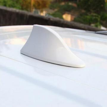Antena auto activa AM - FM Shark Tail culoare alb