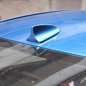 Antena auto activa AM - FM Shark Tail culoare albastra