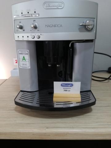Aparat de cafea DeLonghi Magnifica