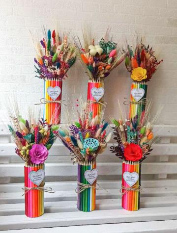 Aranjament floral Creioane colorate personalizat