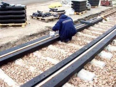 Asfalt: treceri la nivel cu calea ferata din cauciuc sigilii
