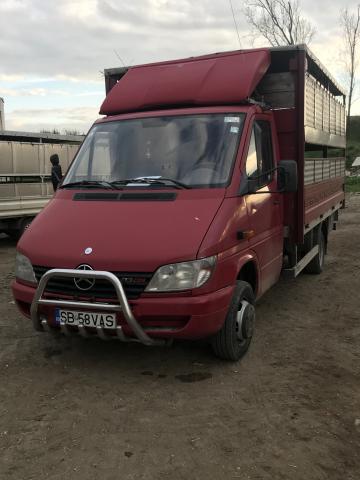 Autospeciala transport animale Mercedes-Benz Sprinter 413