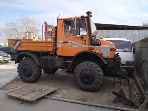 Autoutilitara Mercedes-Benz Unimog