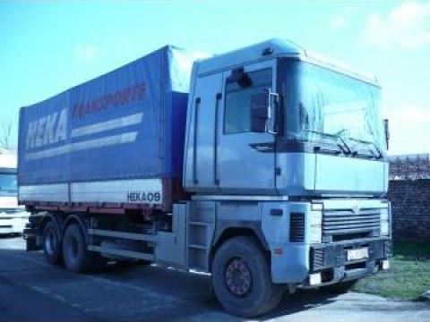 Autoutilitara camion Renault Magnum