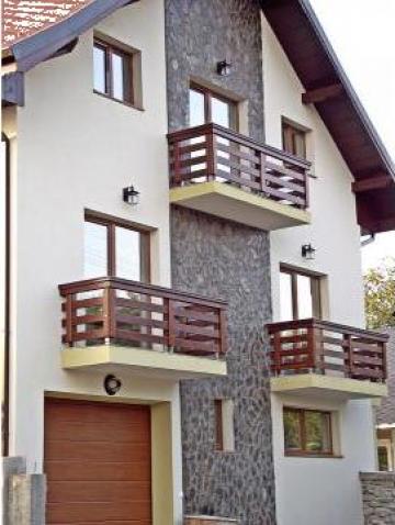 Balcon/ Balustrade din lemn masiv