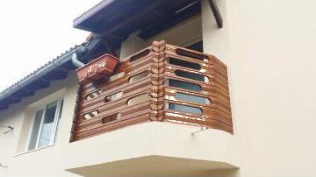 Balcon din lemn de tei
