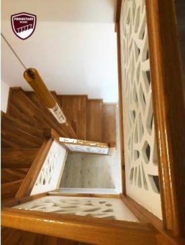 Balustrada perforata din MDF finisat alb