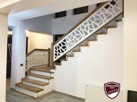Balustrada perforata din MDF finisat alb