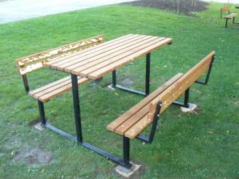 Bancute din lemn cu masa pentru gradini si parcuri