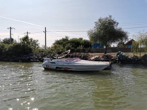 Barca cu motor semicabinata Sea Star 22 + peridoc