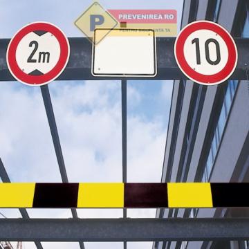 Bariera cu semn pentru parcari
