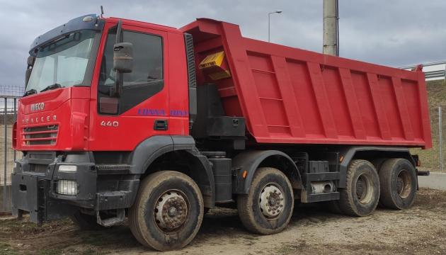 Basculanta Iveco Trakker 8x4