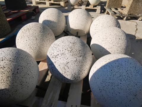 Bolard alb din beton  - sferic cu piatra naturala 35 cm