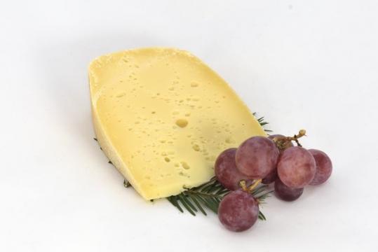 Branza maturata de munte Calimani - 250 g