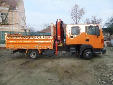 Camion Nissan cu macara de 3 tone
