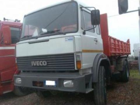 Camion basculant trilateral Iveco