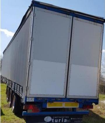 Camion vagon cu prelata