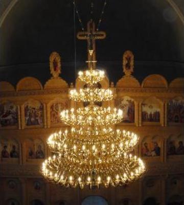 Candelabru cu 114 becuri