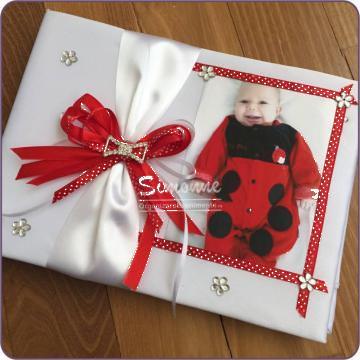 Carte de oaspeti botez cu floricele strasuri