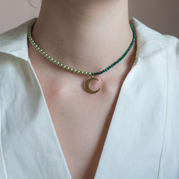 Colier cu perle naturale, malahit si luna din alama