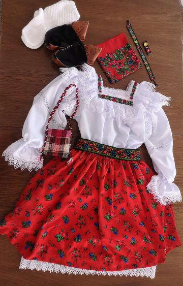 Costum popular femei de Maramures