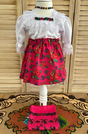 Costum popular fetite de Maramures