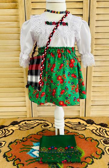 Costum popular fetite