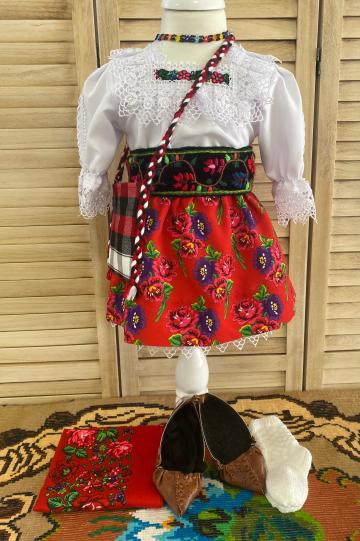 Costum popular pentru botez fetite de Maramures