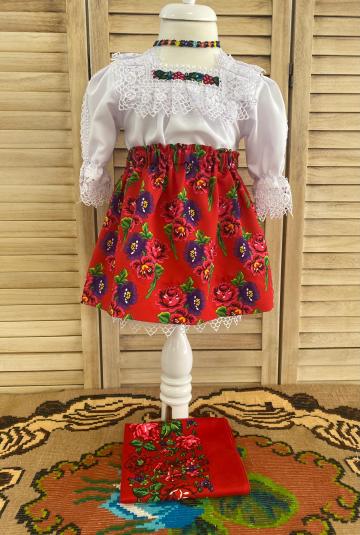 Costum popular pentru fete de Maramures