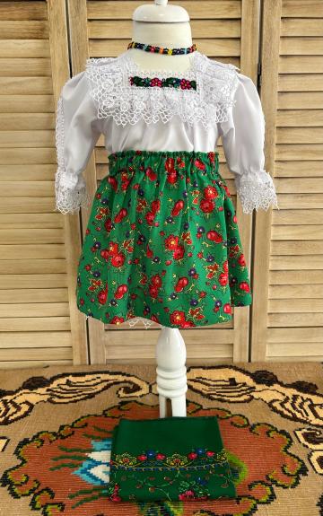 Costum popular pentru fete
