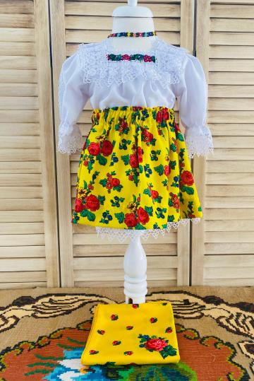 Costum traditional pentru fetite de Maramures