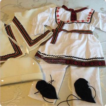 Costumas traditional botez baietel