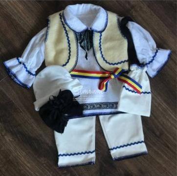 Costumas traditional pentru botez, baietel