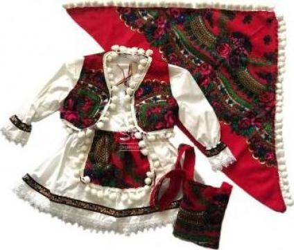 Costumas traditional romanesc botez fetita