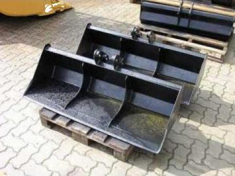 Cupa taluz buldoexcavator Komatsu WB - deschidere 150 cm