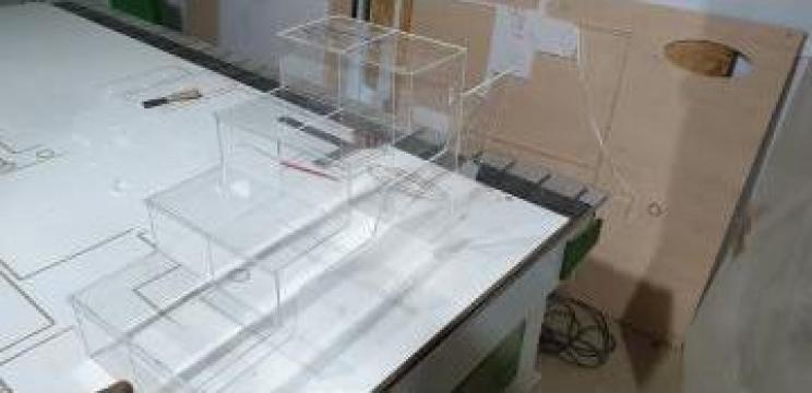 Cutie expozor plexiglas