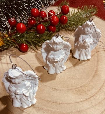 Decoratiune brad ingerasi albi 5,5 cm