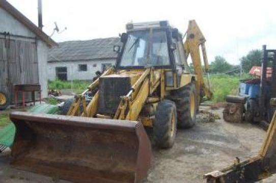 Dezmembrare buldoexcavator JCB