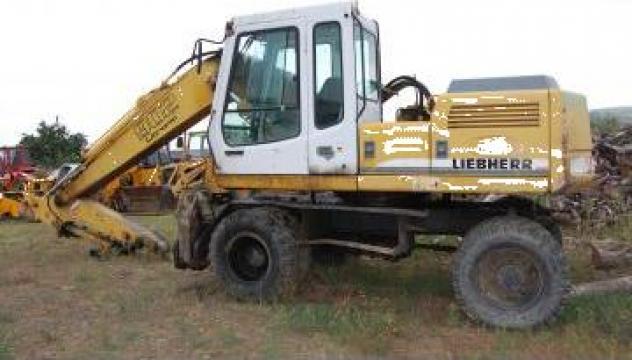 Dezmembrare excavator Liebherr 902 Litronic