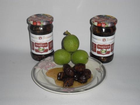 Dulceata de nuci verzi
