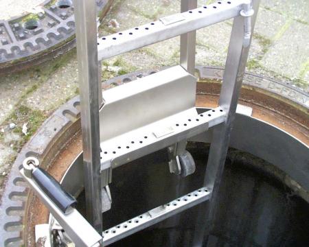 Element de baza scara suspendata