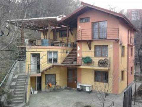 Executii acoperisuri, placari cu alubont