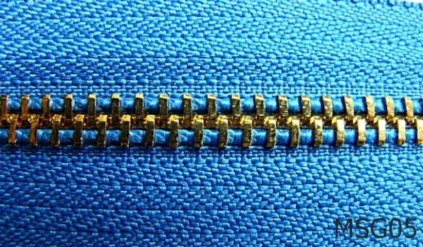 Fermoar metalic dublu Gold Nr.5 mm albastru MSG05